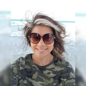 Meet your Posher, Fabi